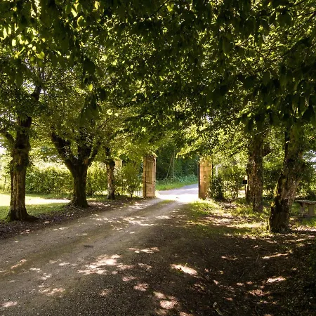 Heritage In Chaleix With Garden Holiday home *