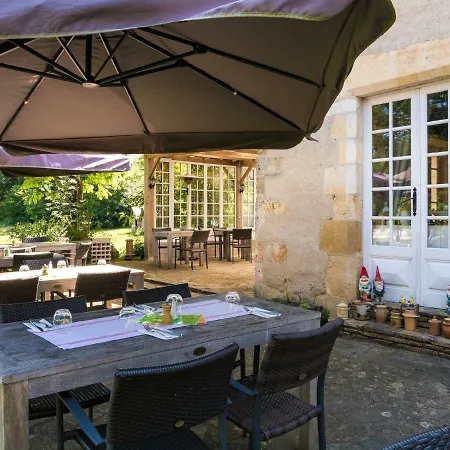 Heritage In Chaleix With Garden Holiday home *