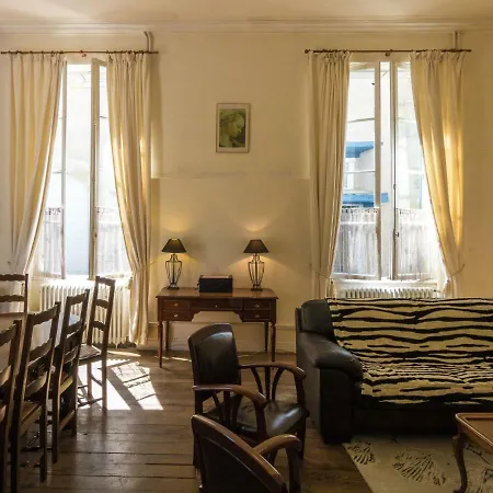 Heritage In Chaleix With Garden Holiday home *